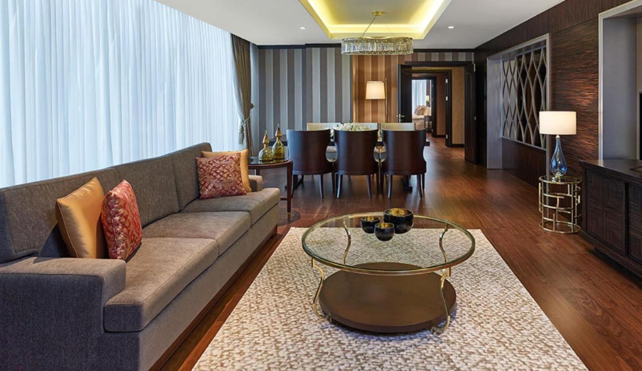 Elite World Grand Istanbul Basin Ekspres Hotel Exterior photo A living room in a suite at the Ritz-Carlton, Istanbul